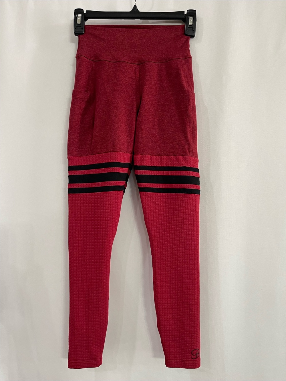 Bombshell Sportswear leggings red with black stripe women’s small